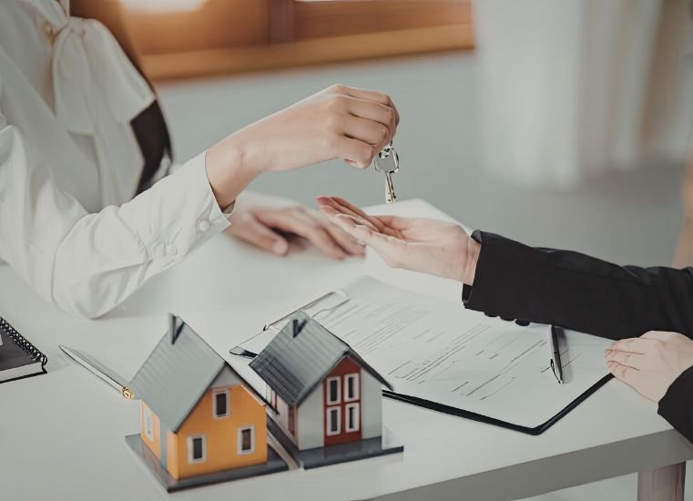 Identificación de riesgos legales y contingencias inmobiliarias